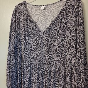 Old Navy Black and White Long Sleeve Dress